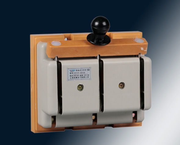 HD系列單投刀開關(guān)、HS系列雙投刀開關(guān)適用于交流50Hz、額定電壓400V、直流220V，額定電流至1500A的成套配電裝置中，用作手動(dòng)不頻繁接通與分?jǐn)嘟恢绷麟姟?>
											HD、HS開啟式刀開關(guān)</a>
										</div>
										 
										<div   id=